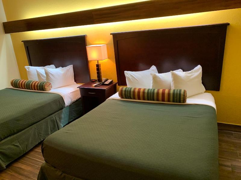 Queen Room - Non-Smoking image 1