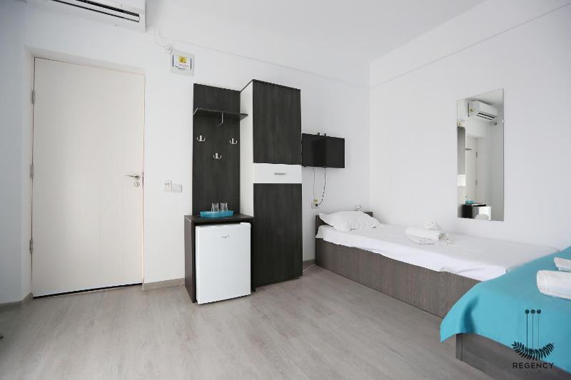 Regency Villa - image 17