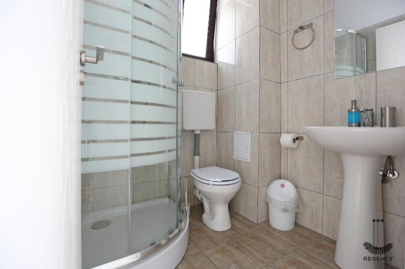 Regency Villa - image 28