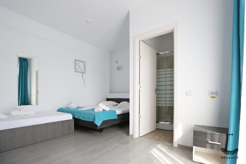 Regency Villa - image 31