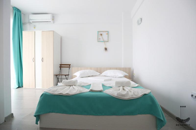 Regency Villa - image 33