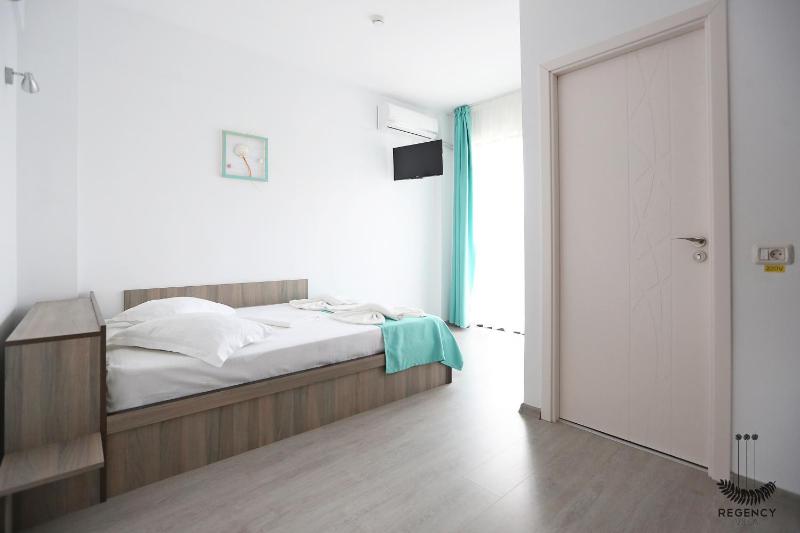 Regency Villa - image 40