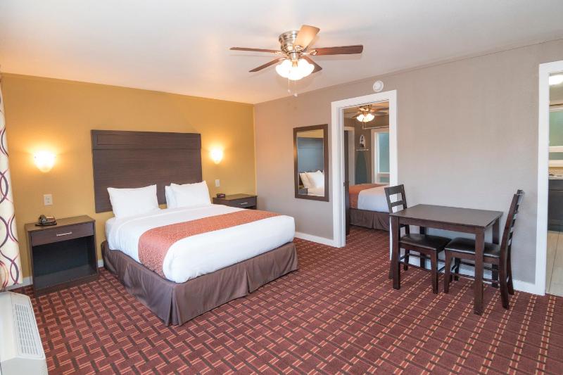 Capitol Hill Motel - image 14