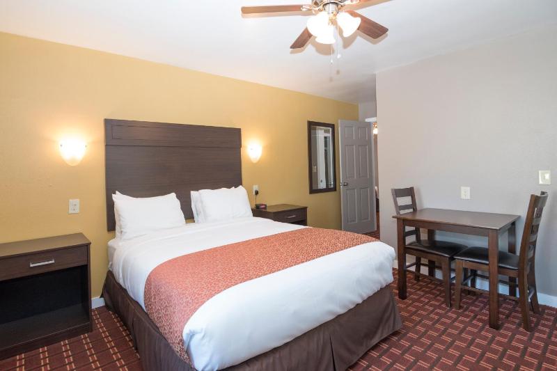 Capitol Hill Motel - image 10