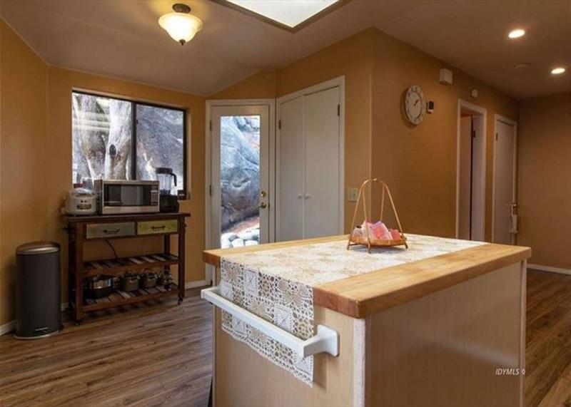 Three-Bedroom House image 1