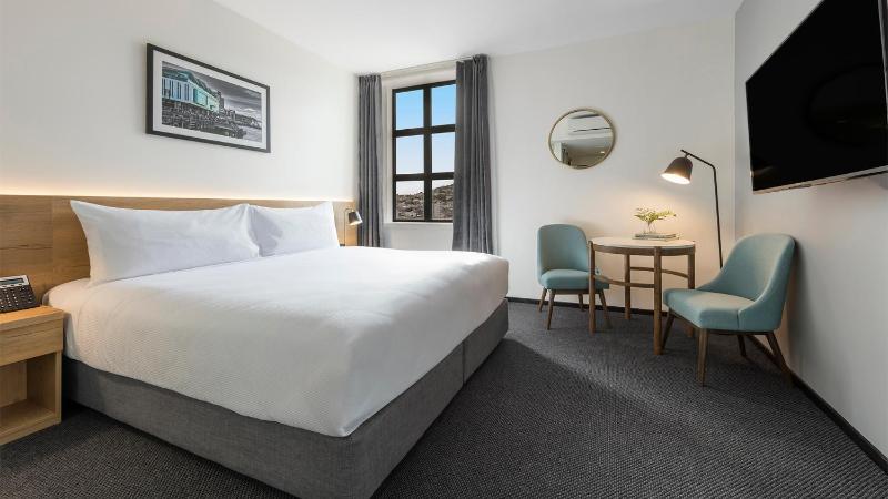 Oaks Wellington Hotel - image 33