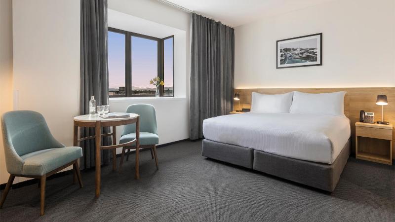 Oaks Wellington Hotel - image 8