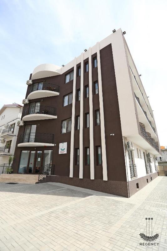 Regency Villa - image 1