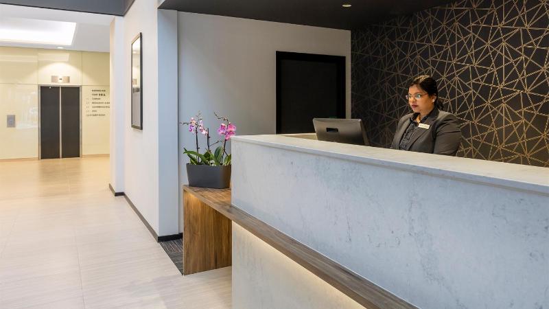 Oaks Wellington Hotel - image 10