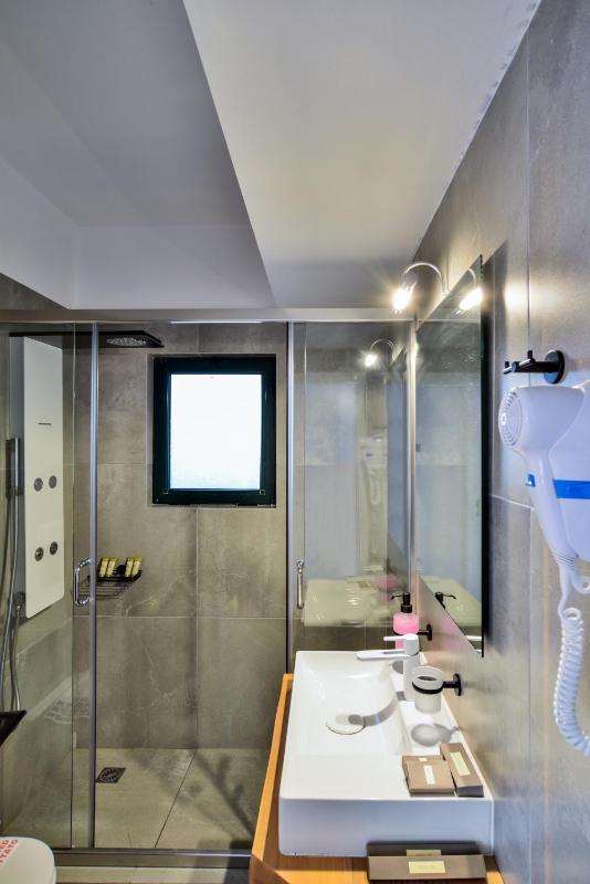 Elia Penthouse - image 10