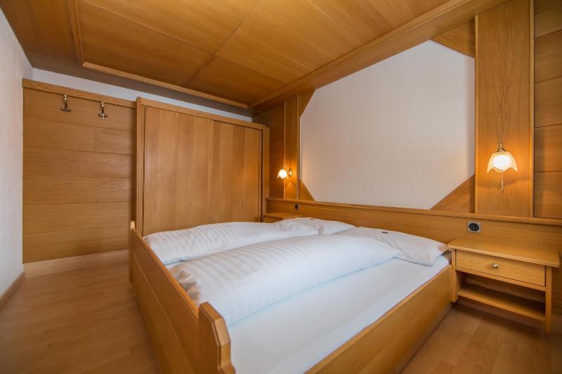 One-Bedroom Apartment image 3