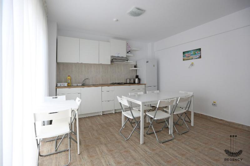 Regency Villa - image 39