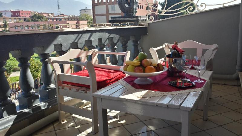 Double Room with Balcony image 2