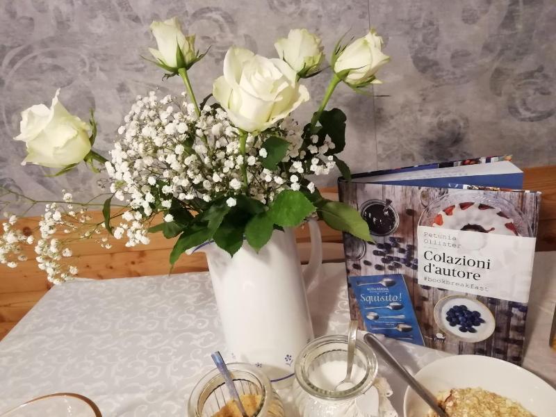 Double Room with Shared Bathroom and Terrace image 2