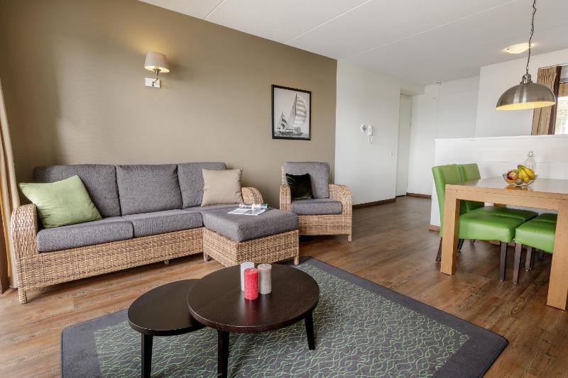 Waterfront Suite VIP (4 adults) image 1