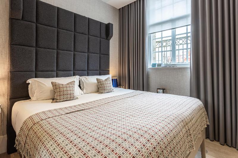 Double Room image 3