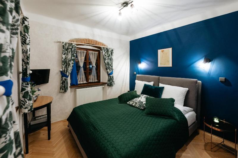 Double Room image 1
