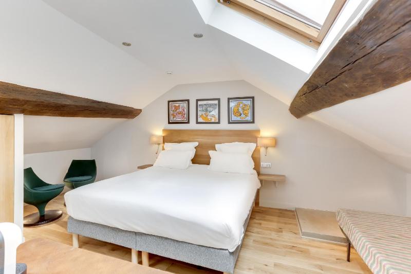 Deluxe Double Room image 3