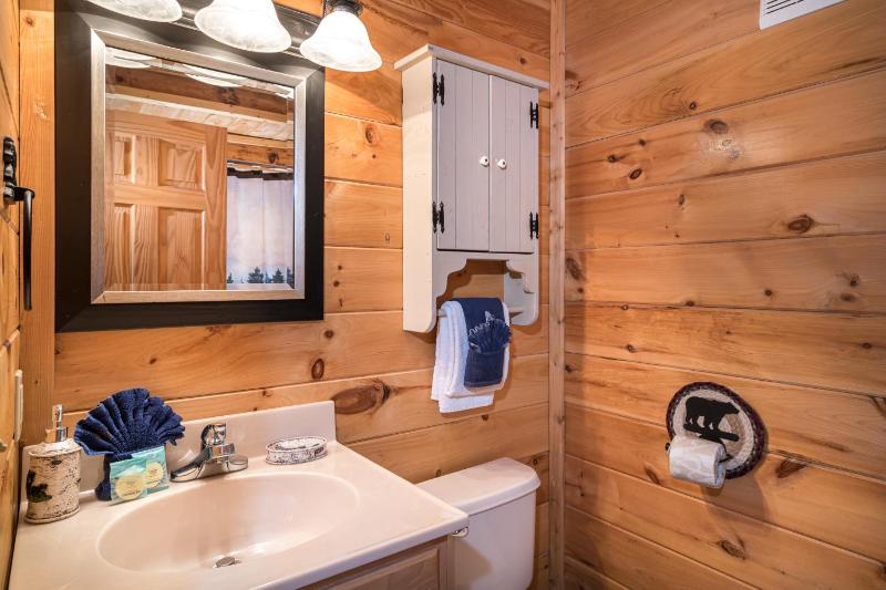 Bear Creek Falls Retreat-Miniature Golf Indoor and Outdoor pool Spacious Smoky Mountain Getaway! - image 44