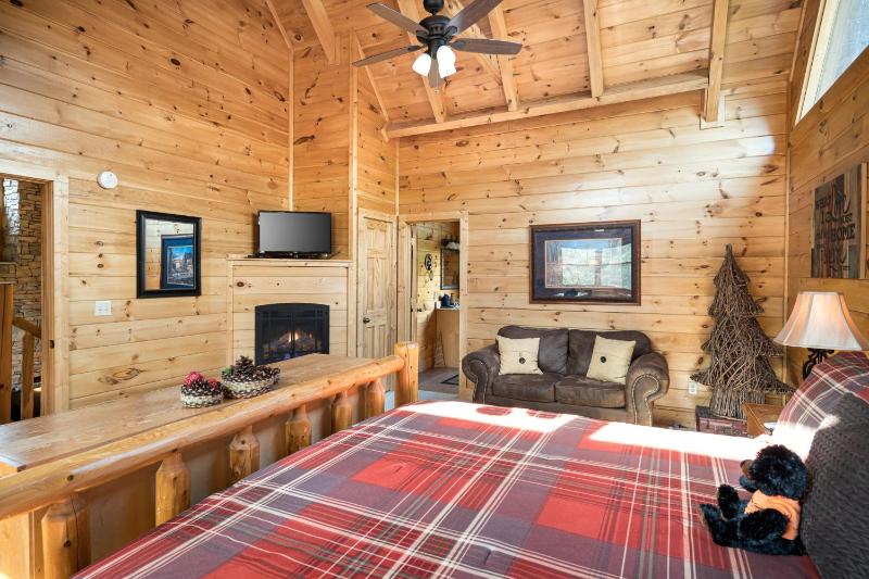 Bear Creek Falls Retreat-Miniature Golf Indoor and Outdoor pool Spacious Smoky Mountain Getaway! - image 50