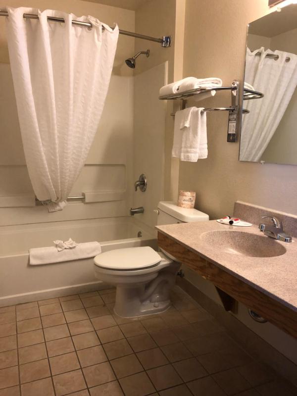 Deluxe Double Room with Two Double Beds - Non-Smoking image 2
