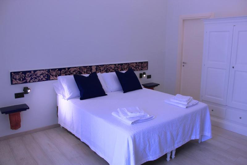 Deluxe Room (2 Adults + 1 Child) image 2