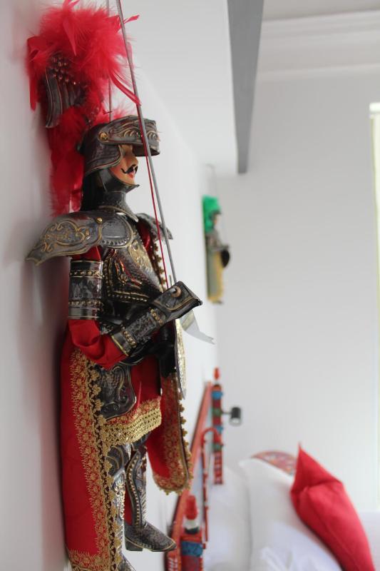 Deluxe King Room image 2