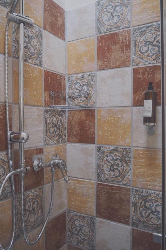 Triple Room with Private Bathroom image 3