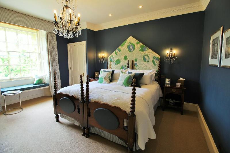 Deluxe Double or Twin Room image 1