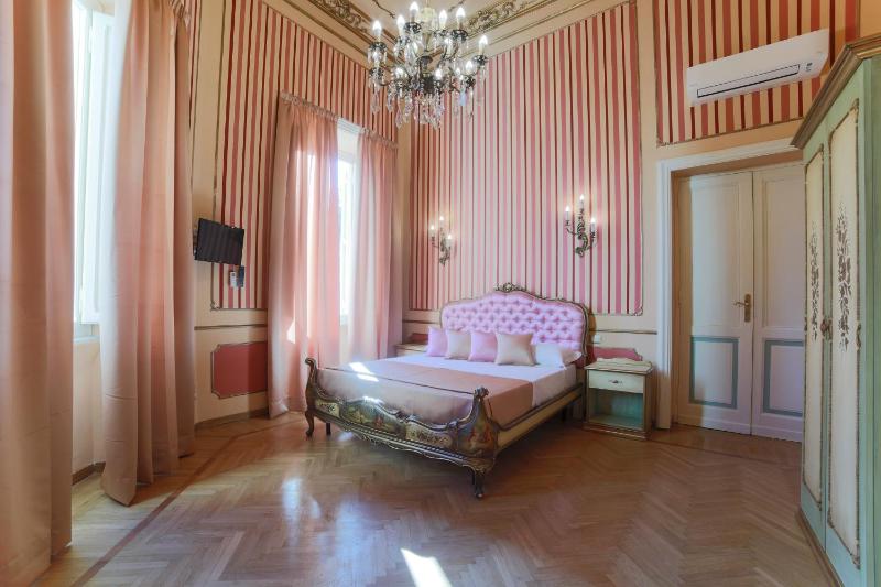 Luxury Quadruple Room image 4