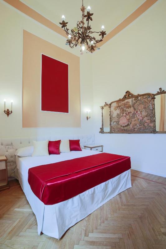 Double Room with Private Bathroom image 2