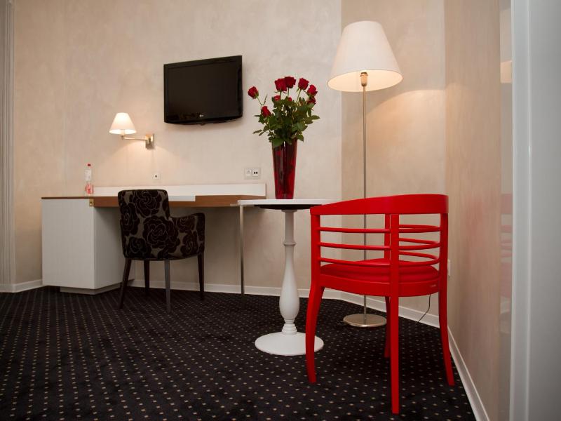 Single Room image 3