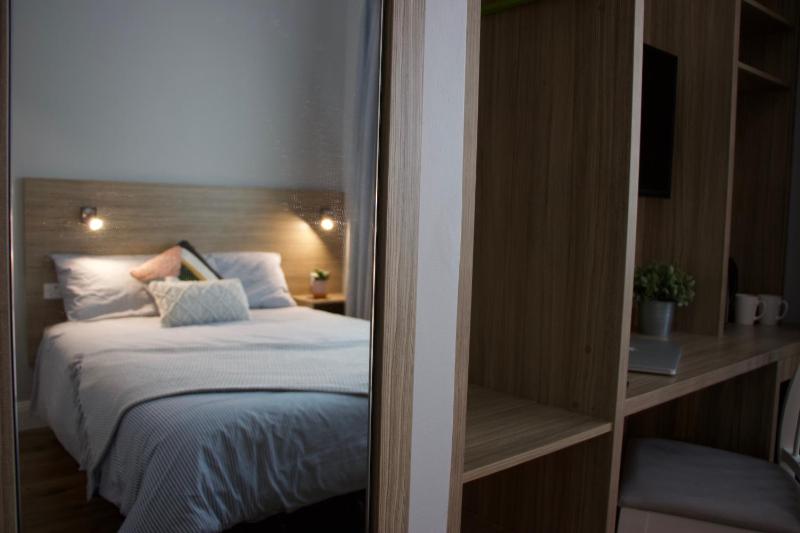 King Room image 3