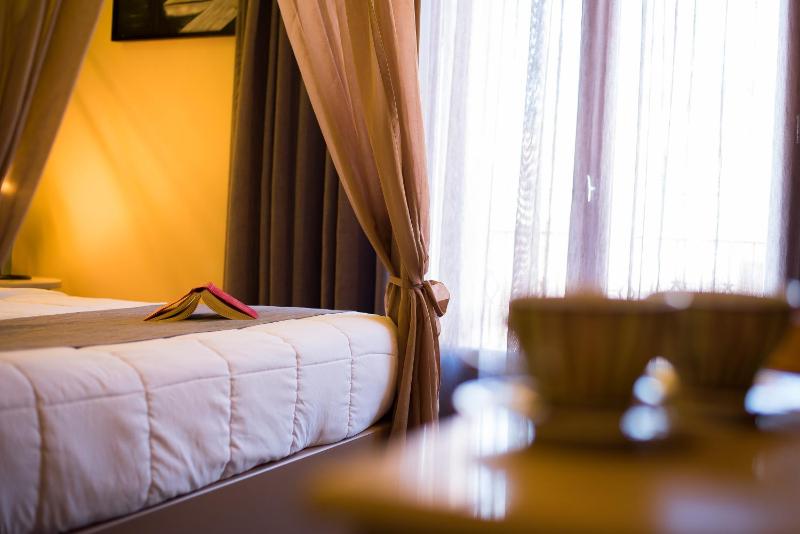 Classic Room with Balcony image 2