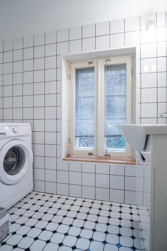 Dream Stay - Bright 2-Bedroom 2-Floor Old Town Apartment - image 14