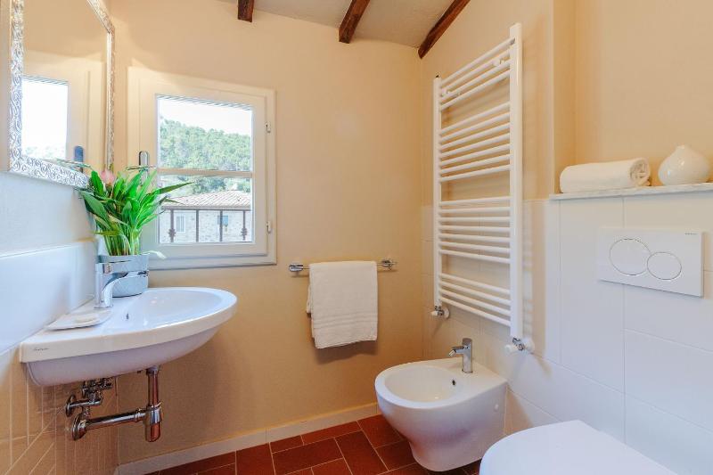 Double or Twin Room with Pool View image 2