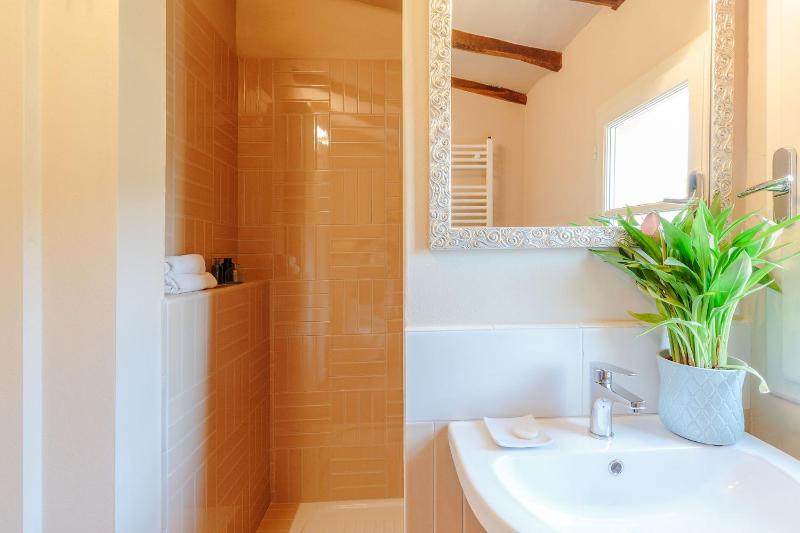 Double or Twin Room with Pool View image 3