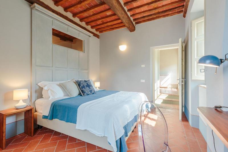 King Room with Garden View image 4