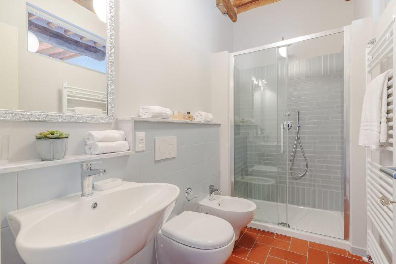 King Room with Garden View image 2