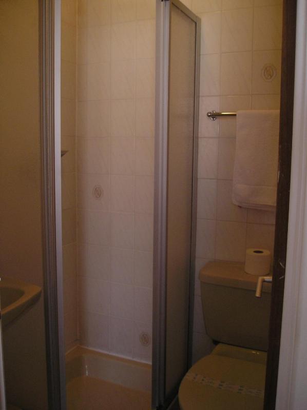 Single Room image 2