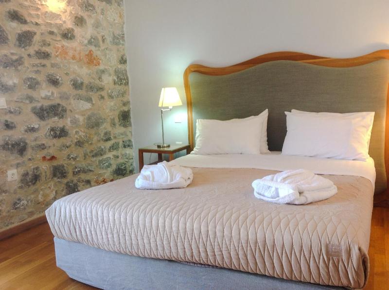 Deluxe Double Room image 1