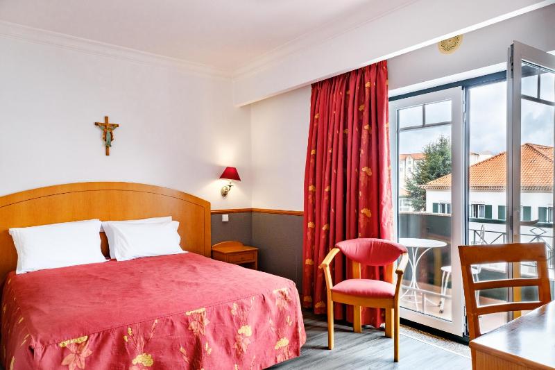 Double Room image 3