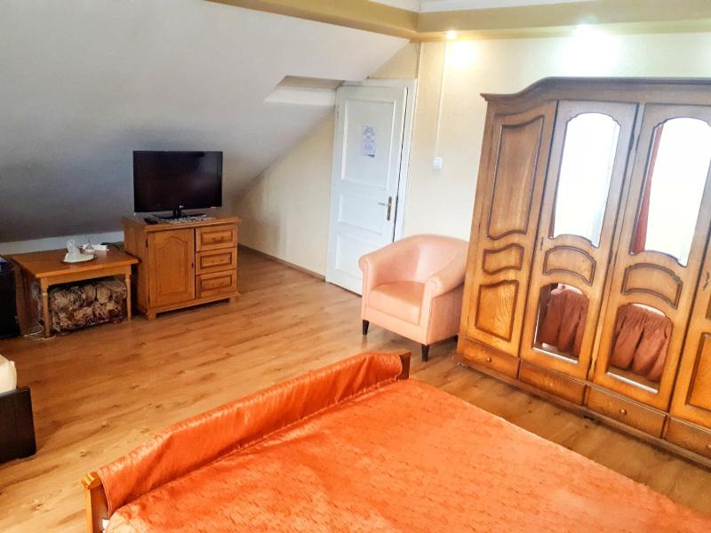 Apartment image 2