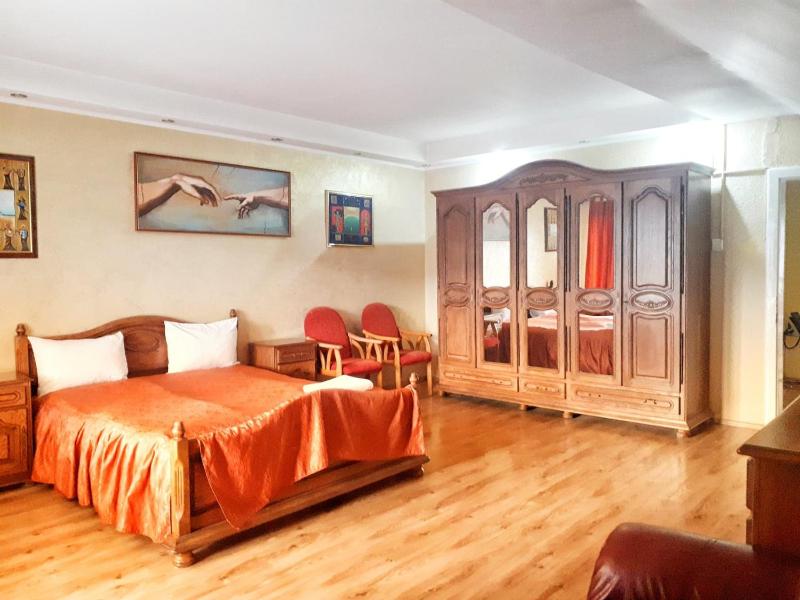 Apartment image 3