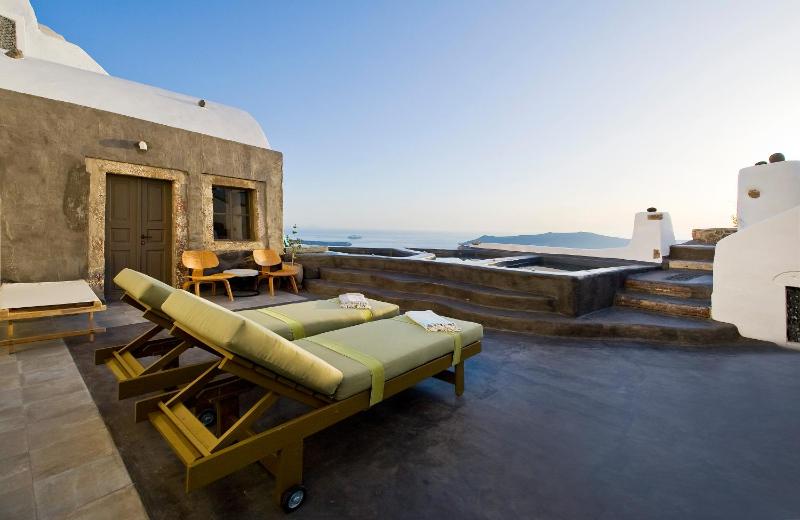Enigma - Superior Cave Suite with Outdoor Plunge Pool & Caldera View image 1
