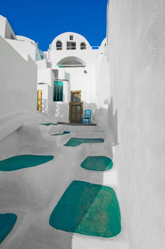 Crypt - Exclusive Cave Suite with Indoor & Outdoor Plunge Pool & Caldera View image 4