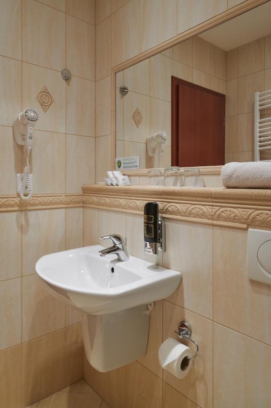 Superior Triple Room with Balcony image 3