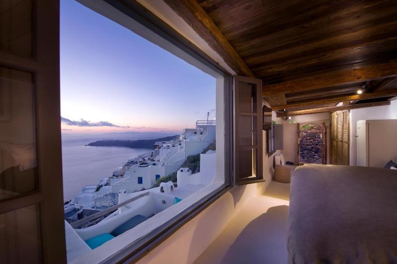 Efhari - Exclusive Suite with Outdoor Plunge Pool & Panoramic Caldera View image 3
