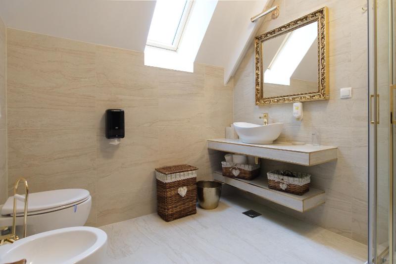 Superior Double or Twin Room image 3