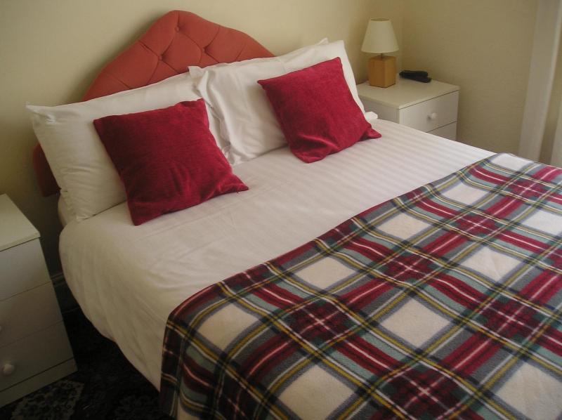 Small Double Room image 1